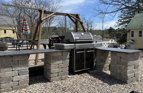 Wolfeboro Apartment | Cottage 3 - Queen and Full Beds Child Loft w 2 Twins Private Bath Kitchenette Pets Allowed Fee applies