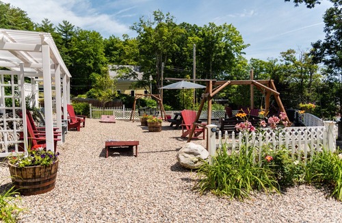 Wolfeboro Cottage | Cottage 4 - Year Round Pet Friendly 1 Bed w/Loft/1 Bath & Courtyard