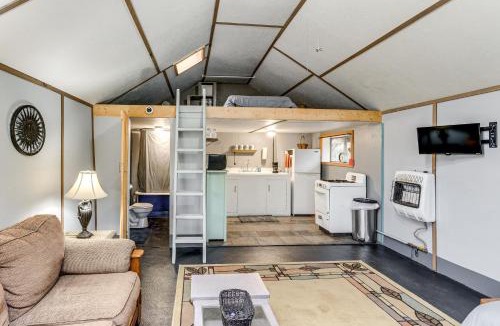 Lewis Apartment | Couples Haven 1 Mi to Dtwn Dolores! Bring Your Pet