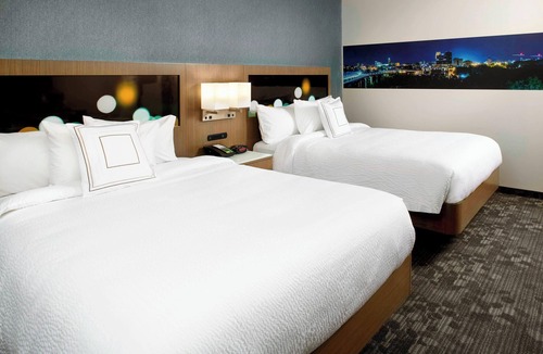 Elizabeth Park Valley Hotel | Courtyard Akron Downtown