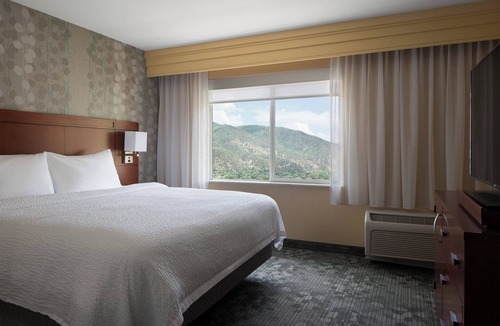 Glenwood Springs Hotel | Courtyard by Marriott Glenwood Springs