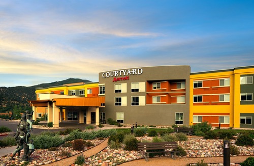 Glenwood Springs Hotel | Courtyard by Marriott Glenwood Springs