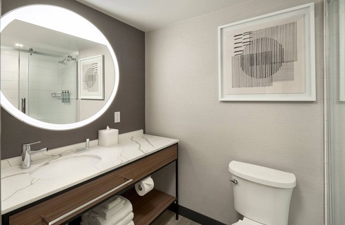 Regina Hotel | Courtyard by Marriott Regina Downtown