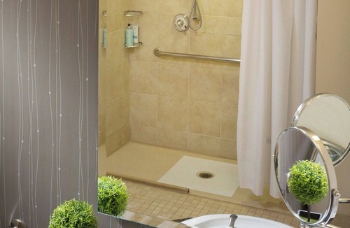 Burlington Hotel | Courtyard Marriott Burlington Harbor