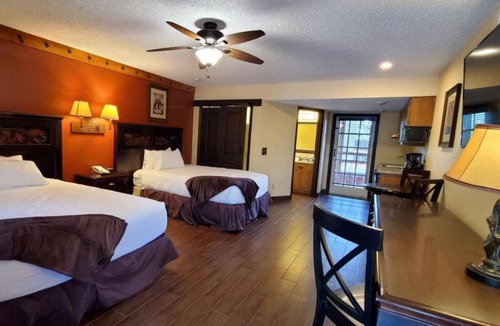 River Ranch Apartment | COURTYARD SUITE steps to Pool and Rodeo! 257