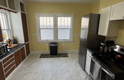 Laramie House | Cowgirl Cottage – Western Charm, Walk to Jubilee Days/Downtown & UW