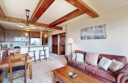 Fraser House | Cozens Pointe D201