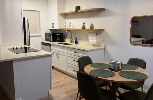 Boynton Beach Apartment | Cozy 1-bedroom apartment in beautiful Boynton Beach walk to the beach