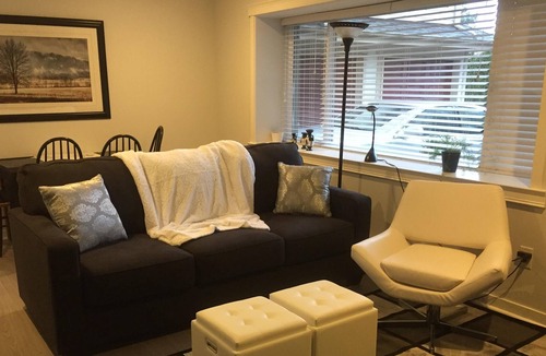 Coquitlam House | Cozy 1 Bedroom Apartment With Gas Fireplace - Can Accommodate Up To 4