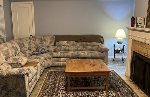 New Westminster Apartment | Cozy 1-Bedroom in the heart of New Westminster