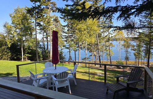 Isle of Springs House | Cozy 1-bedroom retreat 'Morning Sun' in Boothbay Harbor with stunning waterfront views.