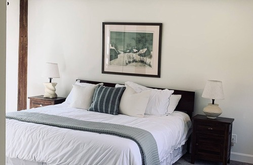 Madison House | Cozy 1814 farmhouse minutes to wineries, parks, golf and Lake Erie.