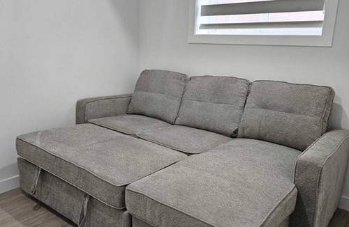 Calgary House | Cozy 1BR Suite, Sleeps 3, Private Entry + Parking