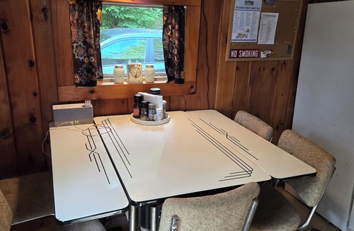 Hadley Cabin | Cozy 2-bdrm, 3-season Adirondack cabin at tranquil Great Sacandaga Lake w/WiFi