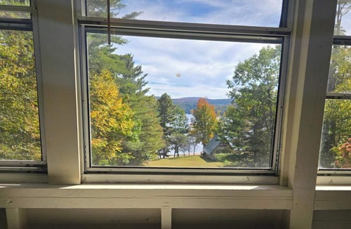 Hadley Cabin | Cozy 2-bdrm, 3-season Adirondack cabin at tranquil Great Sacandaga Lake w/WiFi