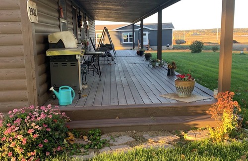 Pompeys Pillar Cabin | Cozy 2 bedroom cabin! Country charm with comfort and scenery!