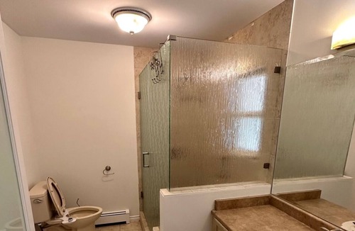 Delta House | Cozy 2-bedroom guest suite available for your vacation.