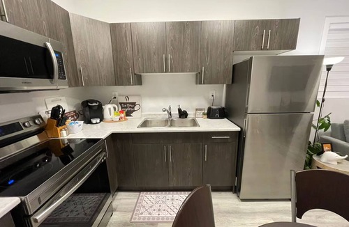 Saskatoon House | Cozy 2 Bedroom Suite in Brighton - 3 Minutes to Landmark Cinemas & Marketplace