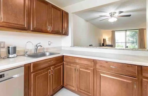 West Palm Beach Condo | Cozy 2-bedroom condo with WiFi, AC in charming West Palm Beach