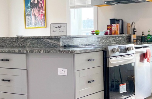Fall River Apartment | Cozy 2BR Apartment + Free Parking Fall River + WIFI