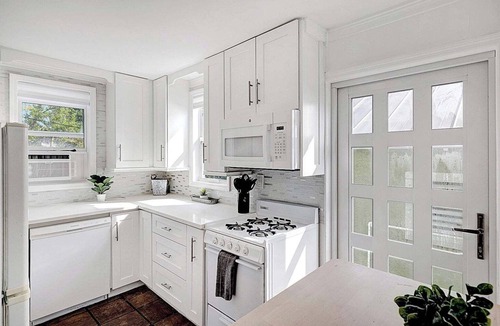 Lake Worth House | Cozy 2BR Getaway in Lake Worth Beach – Walk to the Ocean!
