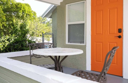 Lake Worth House | Cozy 2BR Getaway in Lake Worth Beach – Walk to the Ocean!