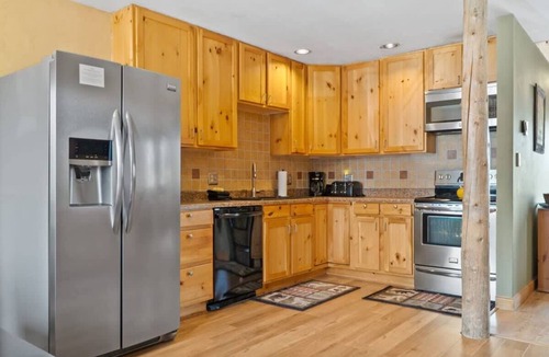 Wildernest House | Cozy 2BR w/Great Views - Near Trails!