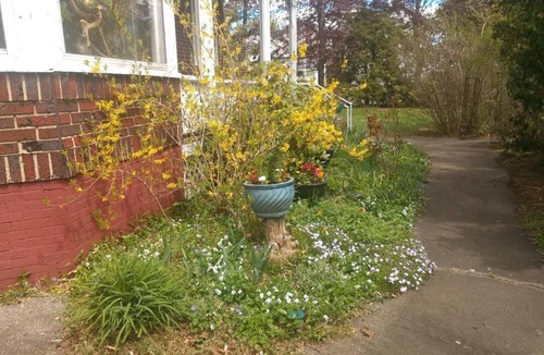 Biddeford Apartment | Cozy 2nd Floor 1-bedroom apartment in tranquil downtown Biddeford with AC