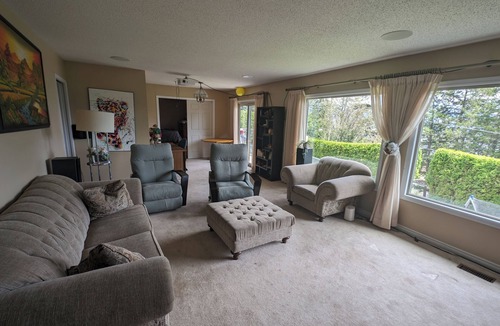 West Kelowna Estates House | Cozy 4-bedroom house with WiFi, AC in enjoyable West Kelowna