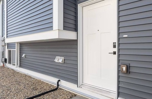 Saskatoon House | Cozy and Modern Basement Suite in Aspen Ridge