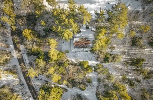 Lochmere House | cozy and private Meredith escape
