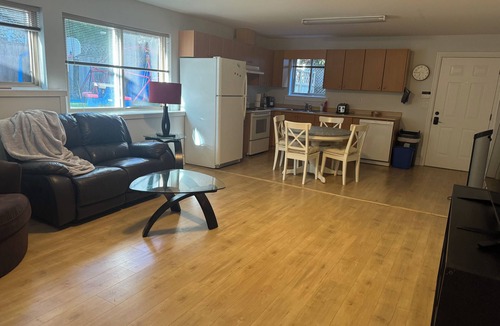 Coquitlam Apartment | Cozy and welcoming home in Coquitlam