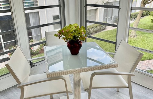 Bel Air Apartment | Cozy Apartment by a Beautiful Beach