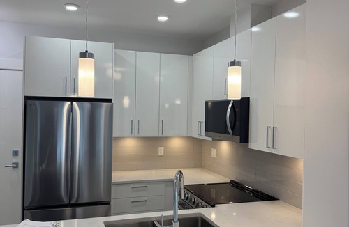 Abbotsford Condo | Cozy brand new 1 bedroom Condo , close to Hospital , UFV & downtown Abbotsford.