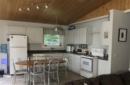 Bright Sand House | Cozy Cabin