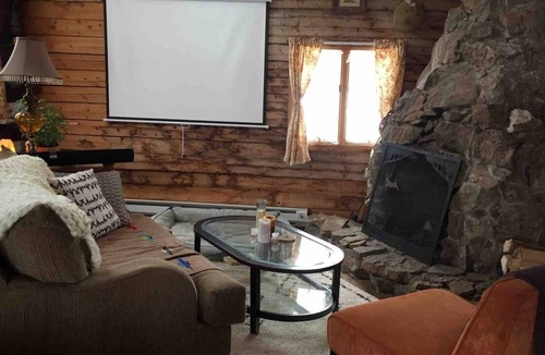 Brush Creek Village Cabin | Cozy Cabin in the Woods