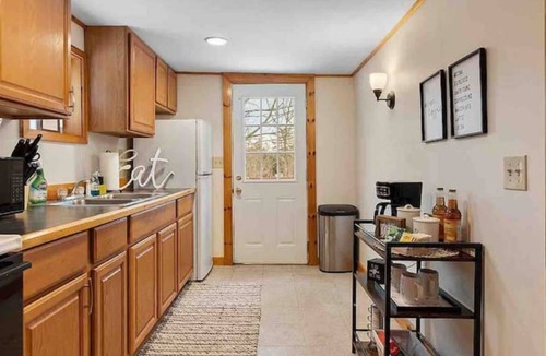 Thornton Cabin | Cozy Cabin W/private Hot tub~Pet Friendly Near Loon Mtn Waterville & OWls nest