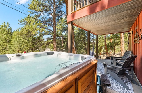Estes Park Cabin | Cozy cabin with Hot tub Fireplace Fire pit Full kitchen Close to town and RMNP.