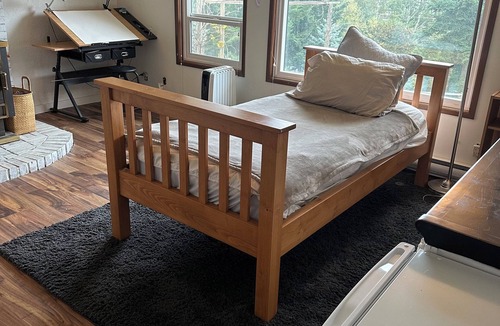 Colwood House | Cozy Cave Retreat. Pet Friendly.