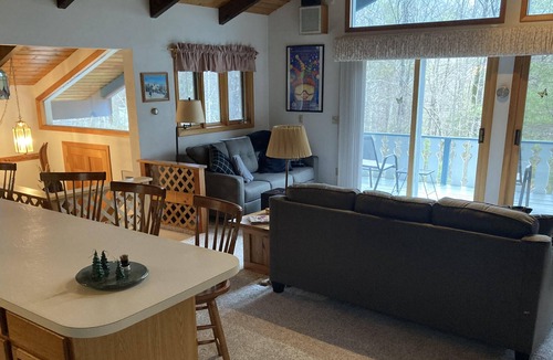 Birchview by the Saco Ski Chalet | Cozy Chalet! Close to everything! Hiking, Shopping, Storyland & Restaurants!