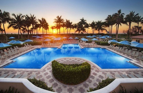 Palm Beach Shores Hotel | Cozy Coastal Retreat at Marriott's Ocean Pointe Studio