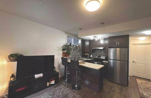 Cochrane House | Cozy Cochrane Den - 50 mins to Banff