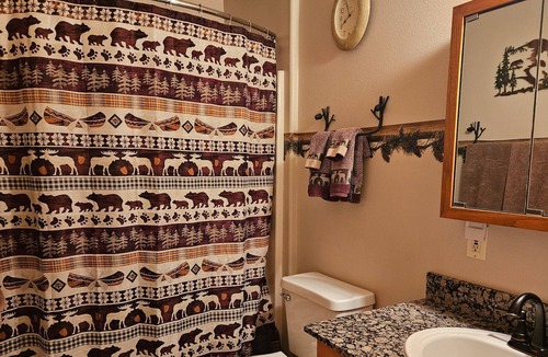 Pinedale Condo | Cozy Condo in a Great Location!