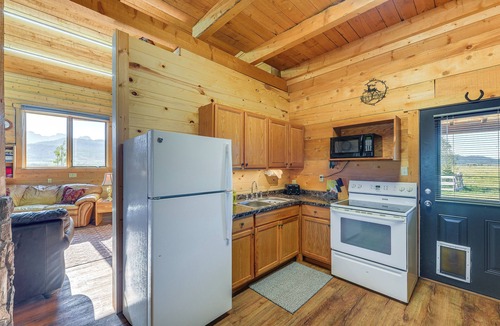 Cora Cabin | Cozy Cora Studio Cabin w/Wind River Mtn Views