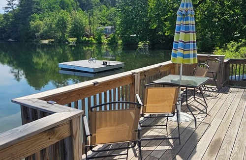 West Hopkinton Cottage | Cozy cottage on Pleasant Pond