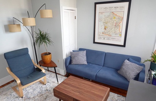 East Boston Condo | Cozy full condo. Walkable to the T. Boston at your doorstep.