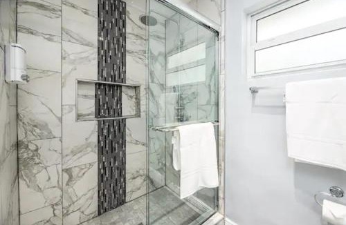 Fort Lauderdale Apartment | Cozy Getaway with Pool and Putting Green Unit 1