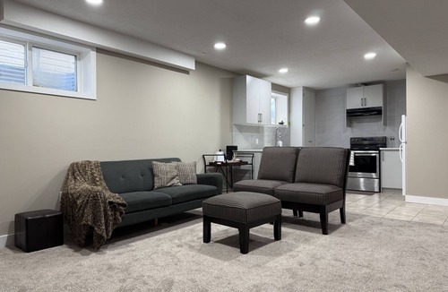 Calgary House | Cozy guest suite in NE Calgary | 10 mins from Calgary Airport