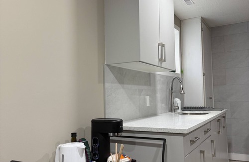 Calgary House | Cozy guest suite in NE Calgary | 10 mins from Calgary Airport
