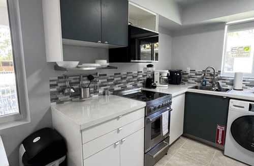 Parkside House | Cozy Hollywood Pool View 1Bedroom/4Guest!